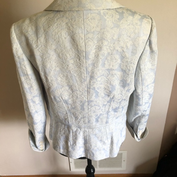 Dalia brocade blazer. - Picture 2 of 8